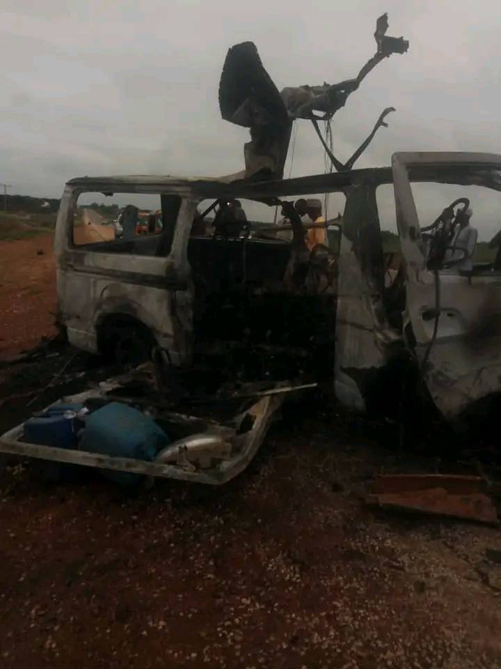Fire Razes 18 passengers On Niger Highway  1