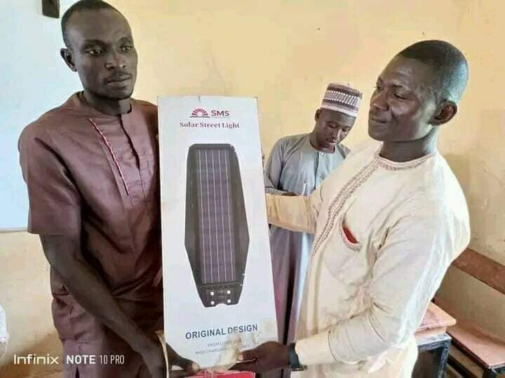 Party Delegate Gives Back To Community, Donates 5 Motorcycles, Solar Lights In Niger 2